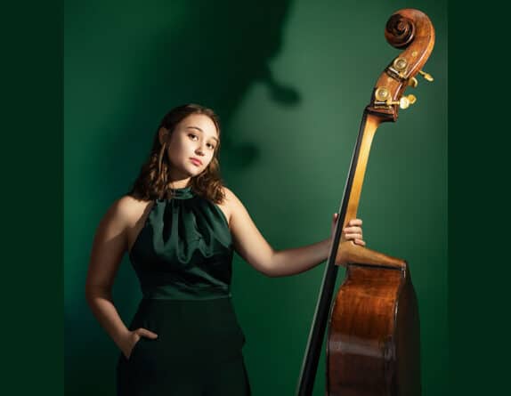 Nina Bernat with double bass
