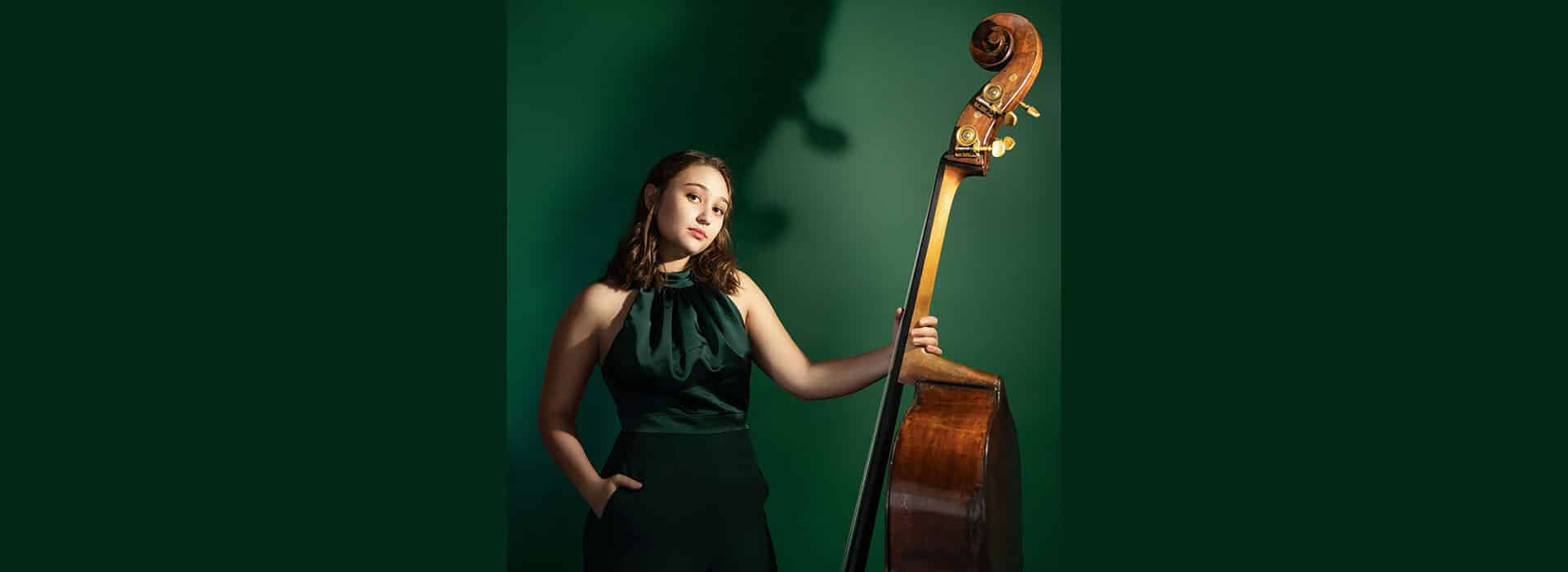Nina Bernat with double bass